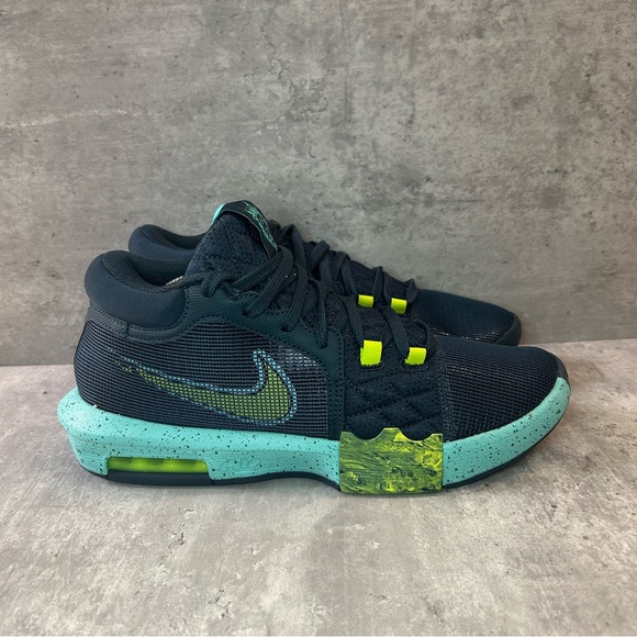 Nike Lebron Witness 8 Basketball Shoes FB2239-402 Mens sz 10 - navy - Picture 1 of 6